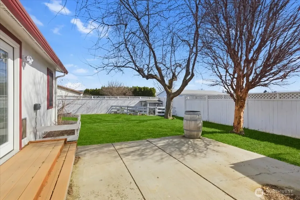 1713 S 69th Avenue Yakima WA 98908