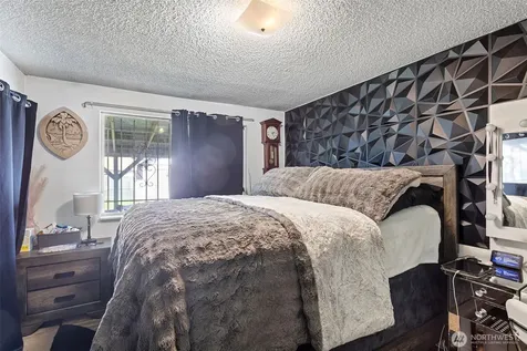 1025 E 63rd Street Tacoma WA 98404