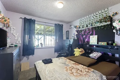 1025 E 63rd Street Tacoma WA 98404