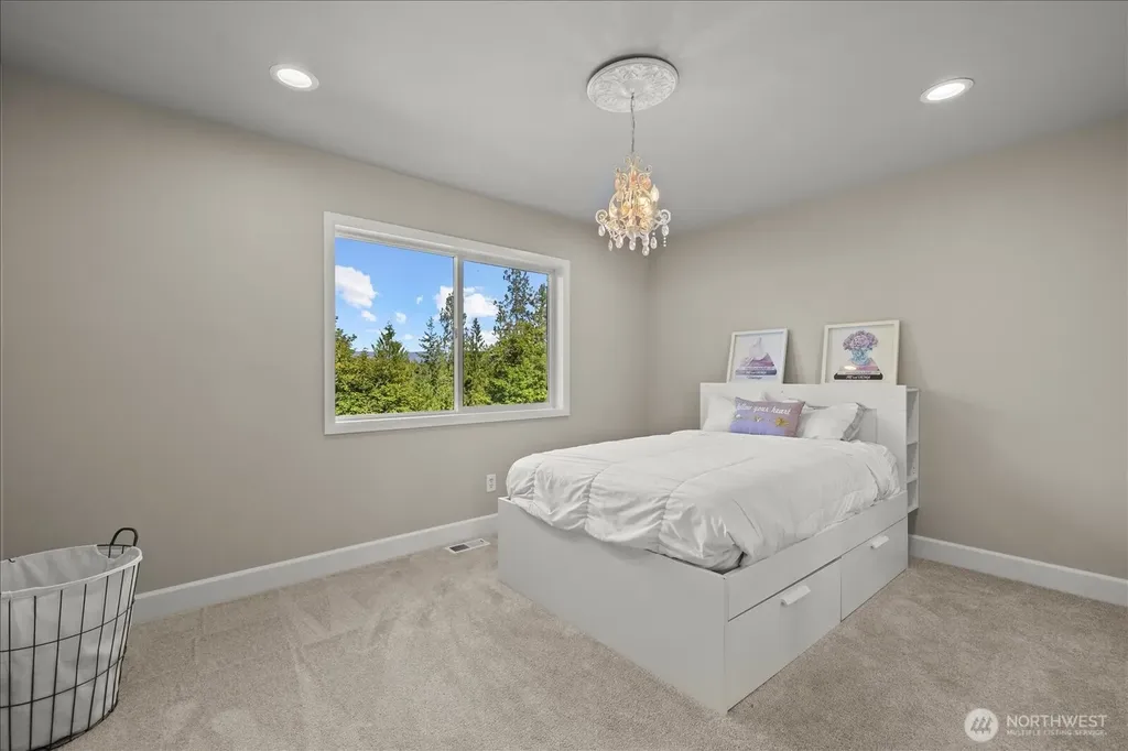 2046 277th Avenue SE Sammamish WA 98075