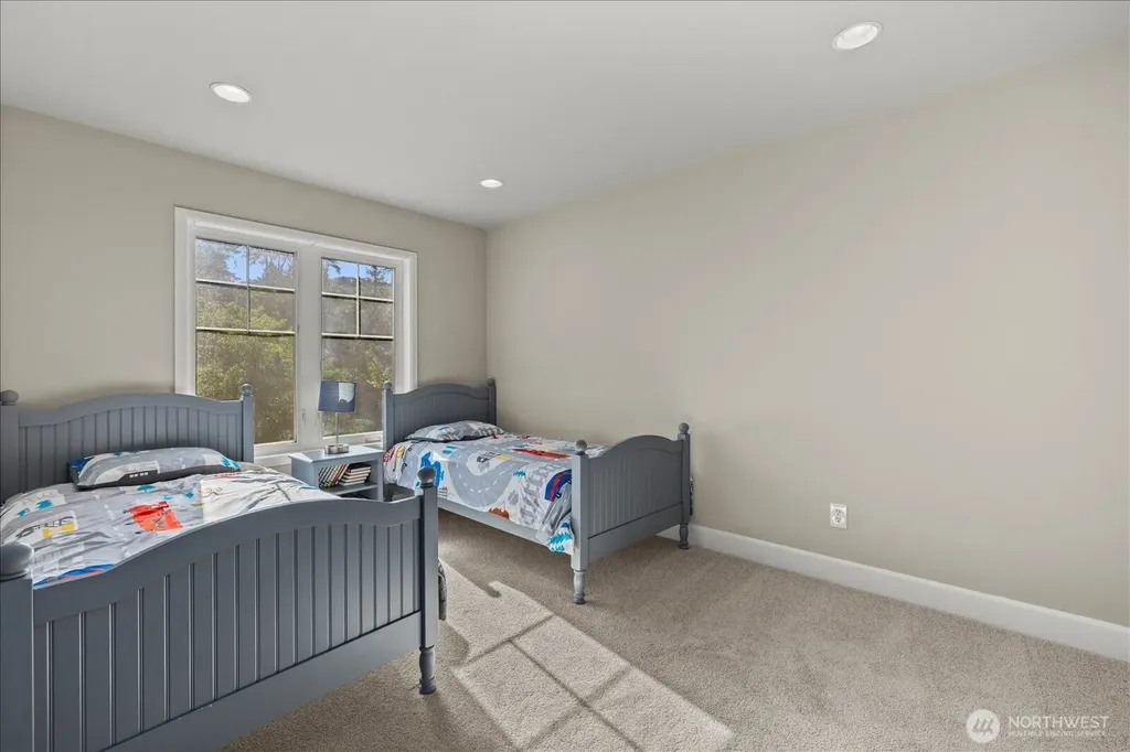 2046 277th Avenue SE Sammamish WA 98075