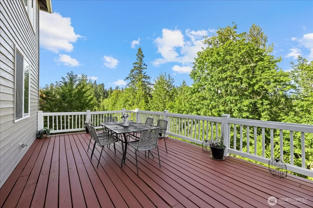 2046 277th Avenue SE Sammamish WA 98075