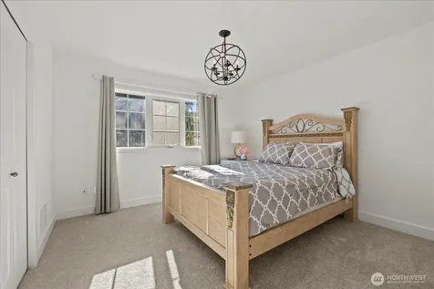 2046 277th Avenue SE Sammamish WA 98075