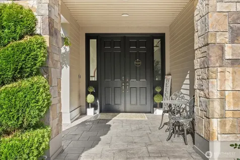2046 277th Avenue SE Sammamish WA 98075