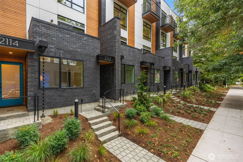 2112 1st Avenue N Seattle WA 98109