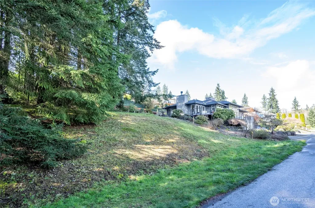 9806 Sari Lane Gig Harbor WA 98332