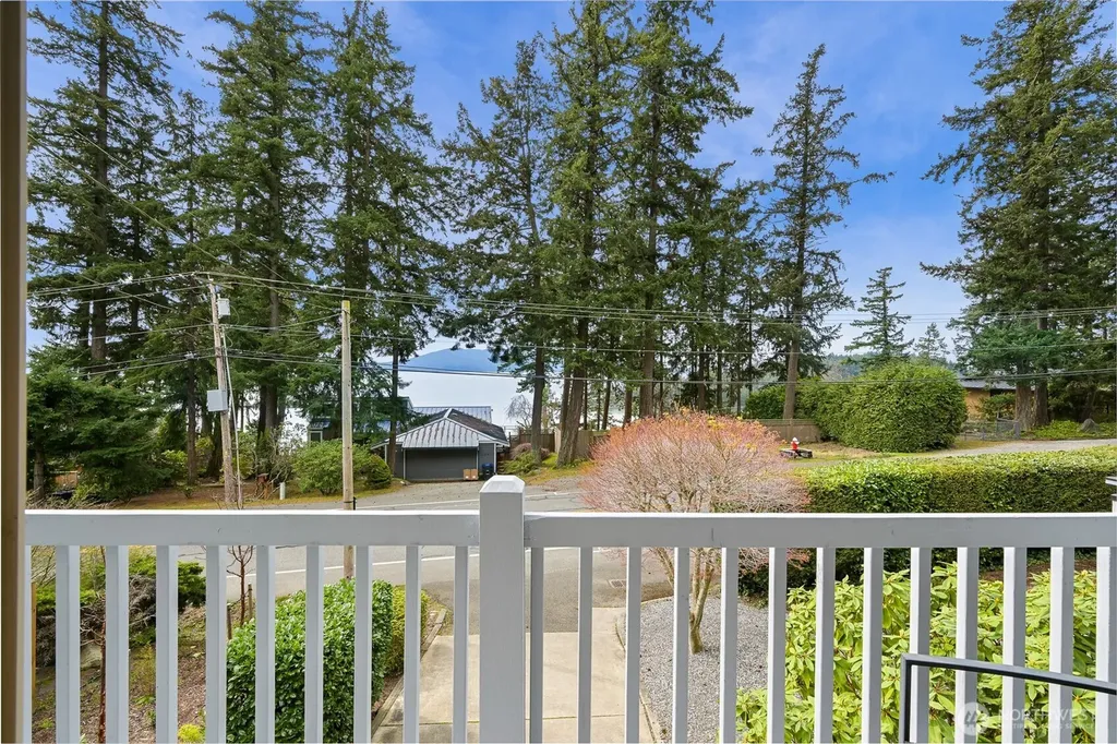 1348 Chuckanut Drive Bellingham WA 98229