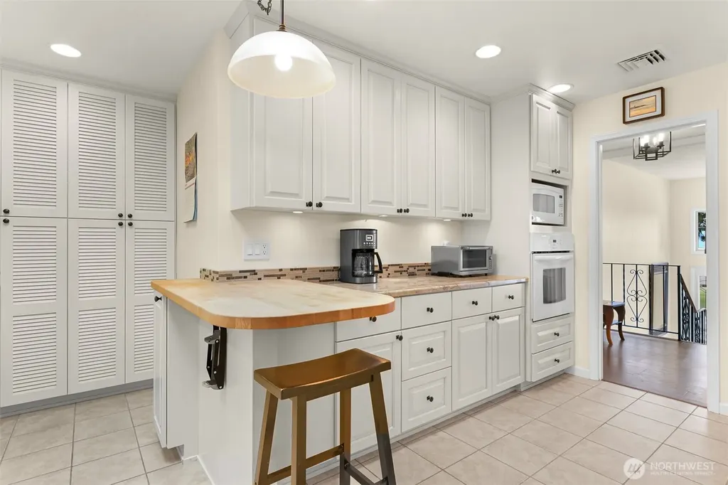 1348 Chuckanut Drive Bellingham WA 98229