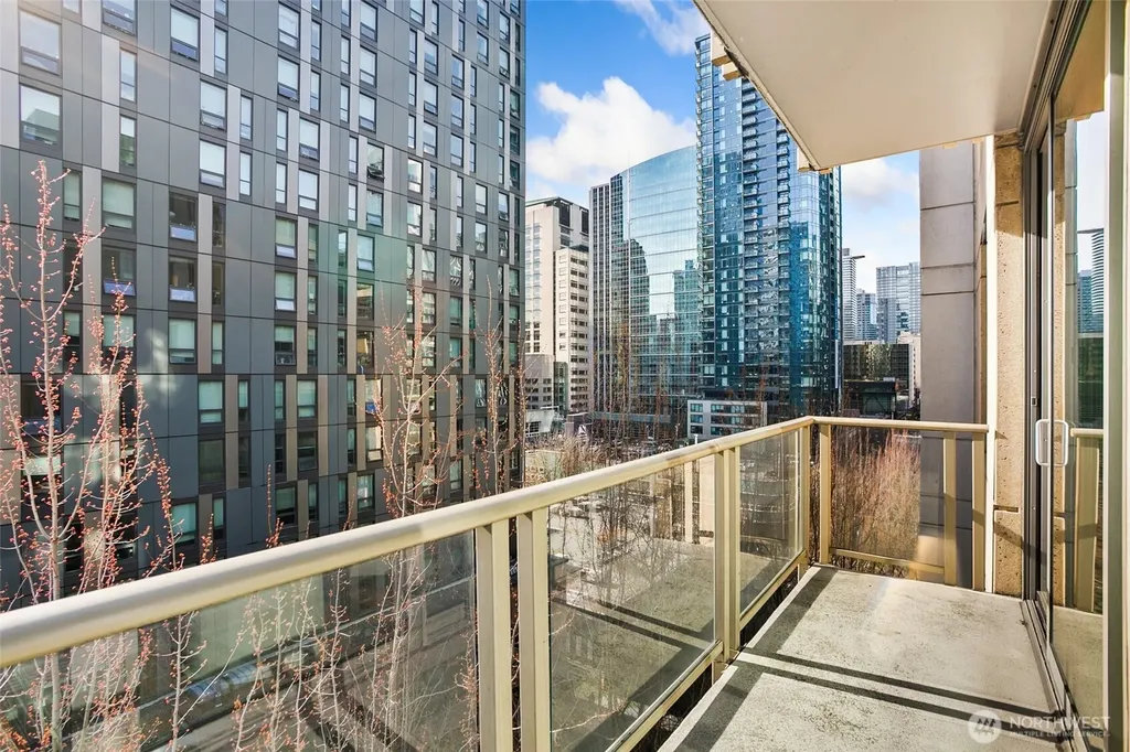 910 Lenora Street Seattle WA 98121