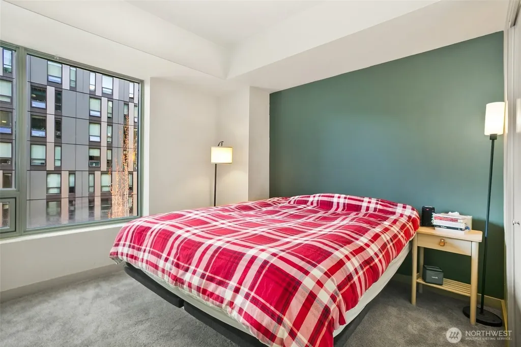 910 Lenora Street Seattle WA 98121