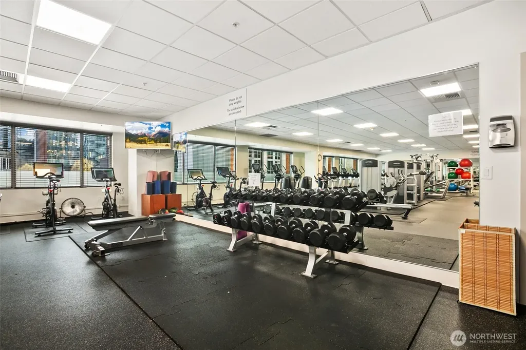 910 Lenora Street Seattle WA 98121