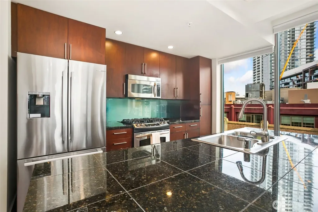 910 Lenora Street Seattle WA 98121