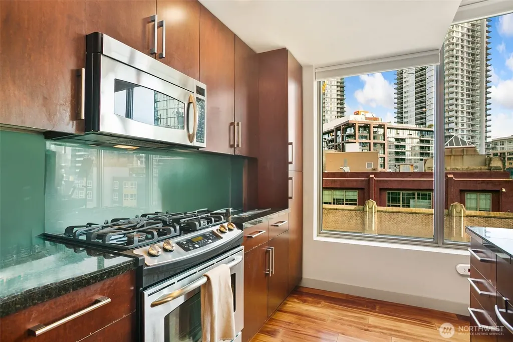 910 Lenora Street Seattle WA 98121