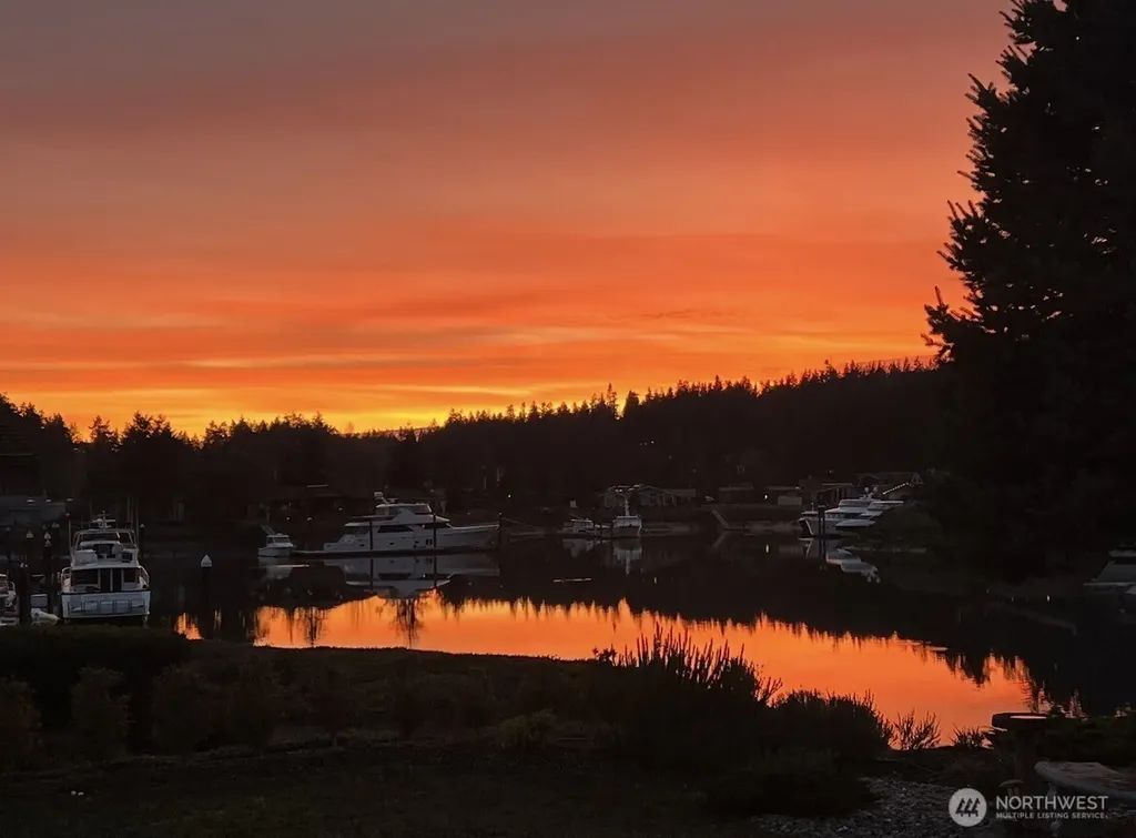 138 Lummi Drive La Conner WA 98257