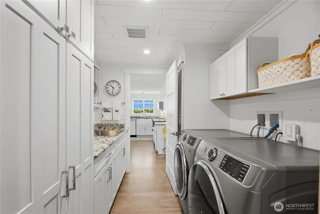138 Lummi Drive La Conner WA 98257