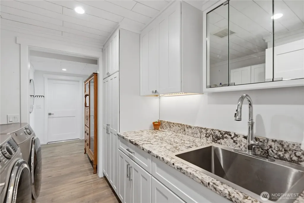 138 Lummi Drive La Conner WA 98257