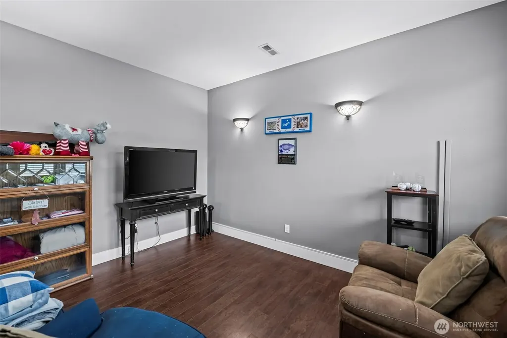 4398 Chanting Circle SW Port Orchard WA 98367