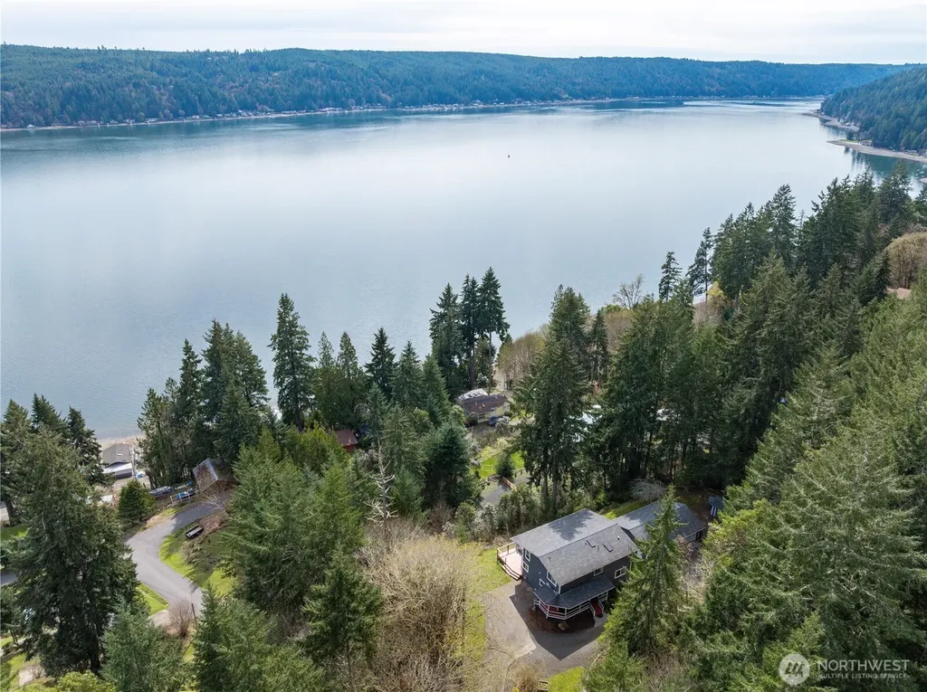 50 NE Alta Vista Drive Belfair WA 98528