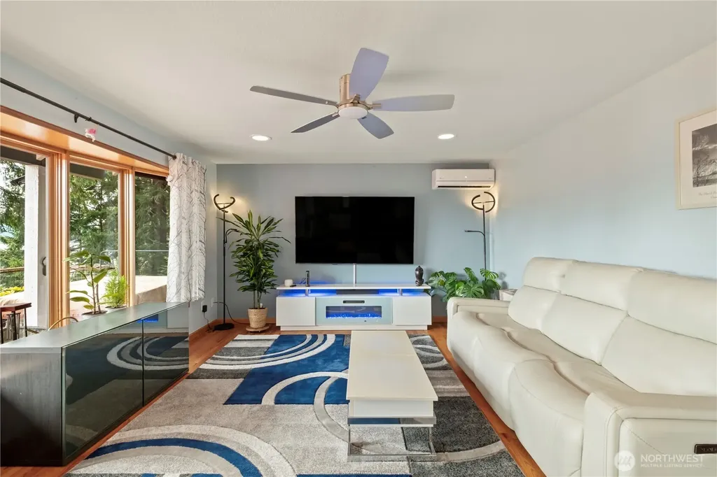 50 NE Alta Vista Drive Belfair WA 98528