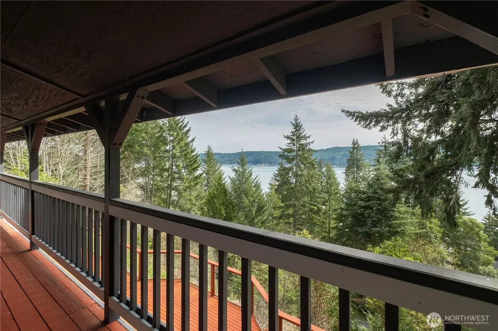 50 NE Alta Vista Drive Belfair WA 98528