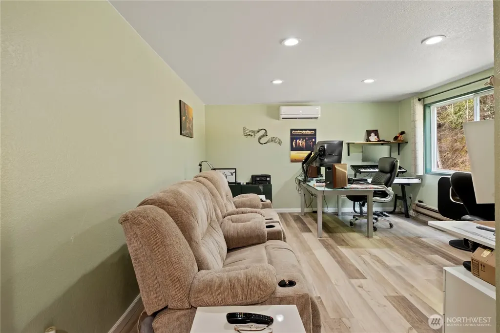 50 NE Alta Vista Drive Belfair WA 98528