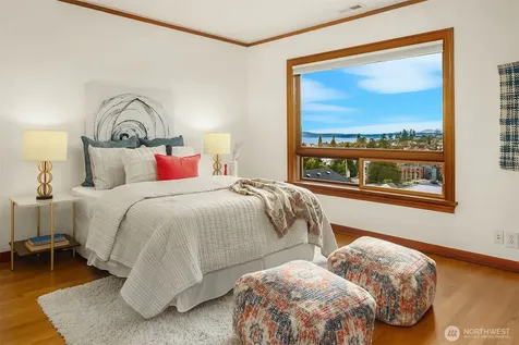 2409 29th Avenue W Seattle WA 98199