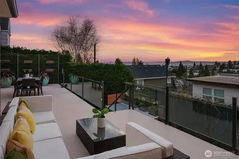 2409 29th Avenue W Seattle WA 98199