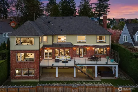 2409 29th Avenue W Seattle WA 98199