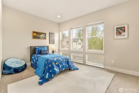 24509 NE 13th Place Sammamish WA 98074
