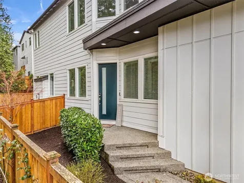 24509 NE 13th Place Sammamish WA 98074