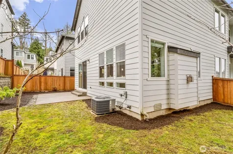 24509 NE 13th Place Sammamish WA 98074
