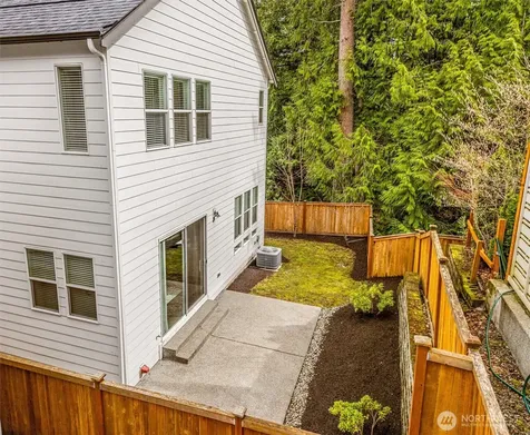24509 NE 13th Place Sammamish WA 98074
