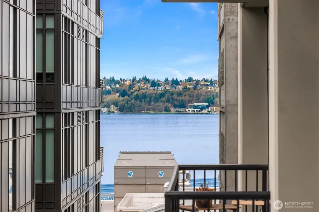 2717 Western Avenue Seattle WA 98121