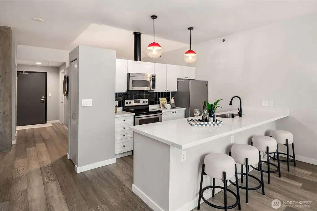 2717 Western Avenue Seattle WA 98121