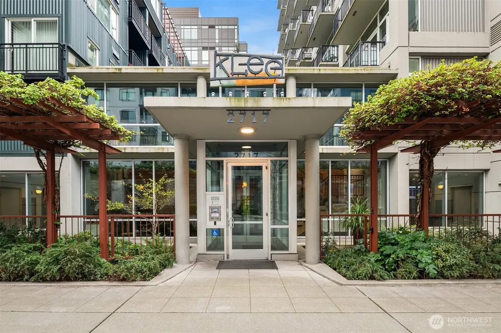 2717 Western Avenue Seattle WA 98121