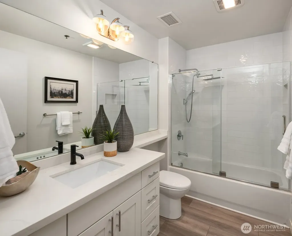 2717 Western Avenue Seattle WA 98121