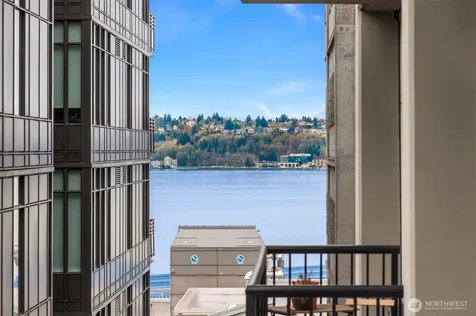 2717 Western Avenue Seattle WA 98121