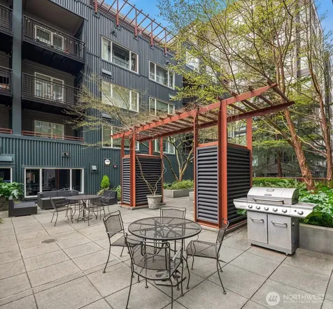 2717 Western Avenue Seattle WA 98121