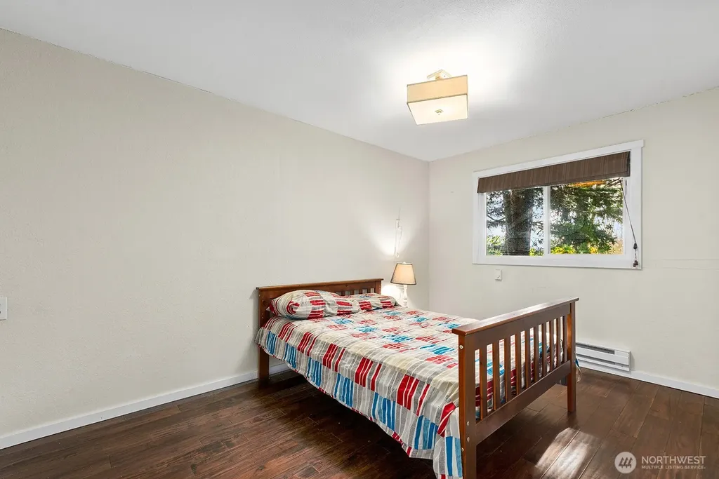 8032 SW Hawthorne Lane Vashon WA 98070