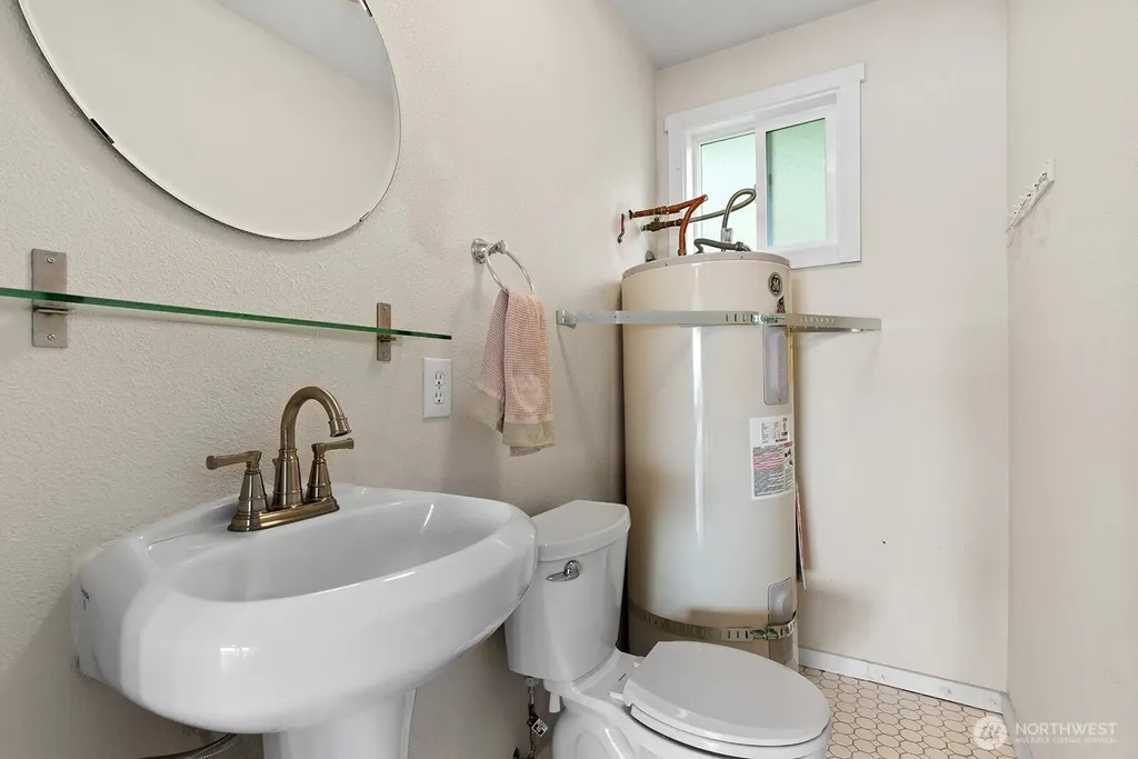 8032 SW Hawthorne Lane Vashon WA 98070