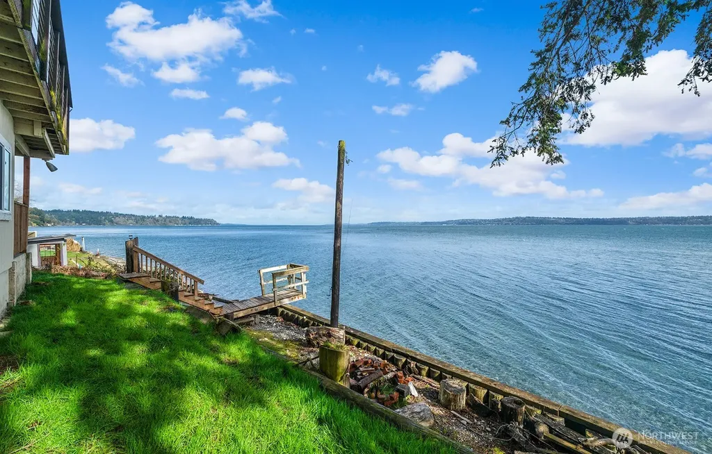 8032 SW Hawthorne Lane Vashon WA 98070
