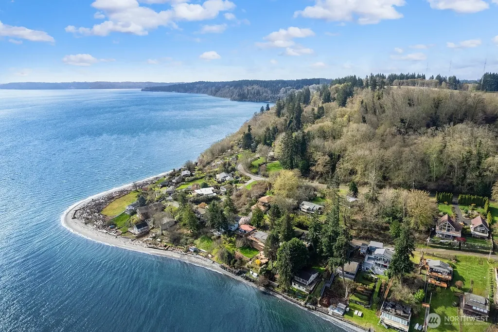 8032 SW Hawthorne Lane Vashon WA 98070