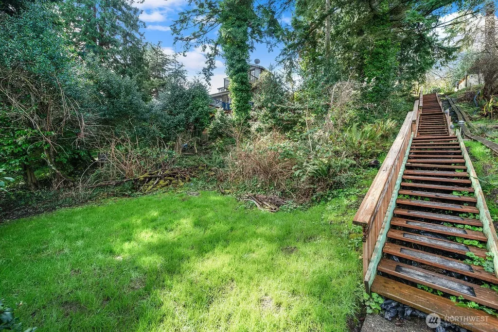 8032 SW Hawthorne Lane Vashon WA 98070