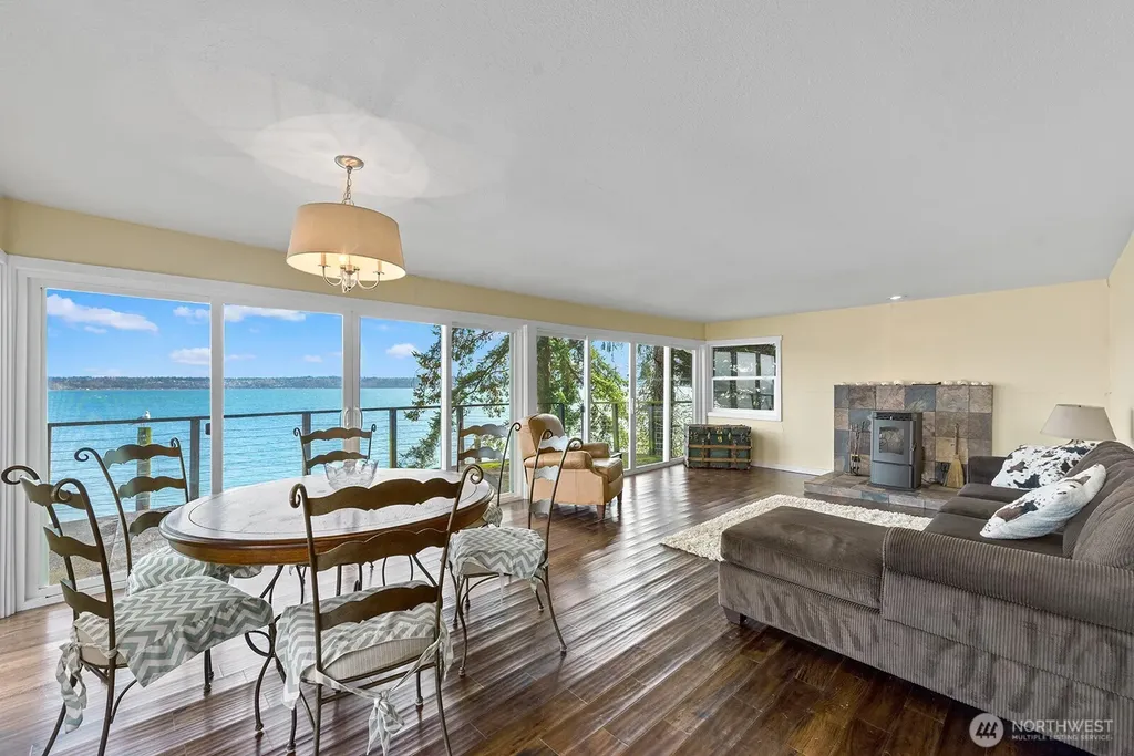 8032 SW Hawthorne Lane Vashon WA 98070