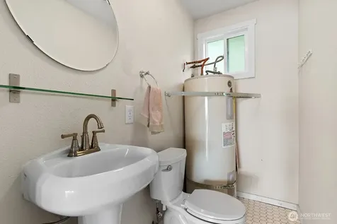 8032 SW Hawthorne Lane Vashon WA 98070