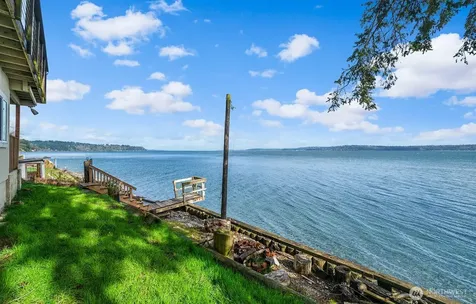 8032 SW Hawthorne Lane Vashon WA 98070