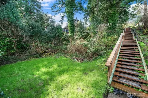 8032 SW Hawthorne Lane Vashon WA 98070