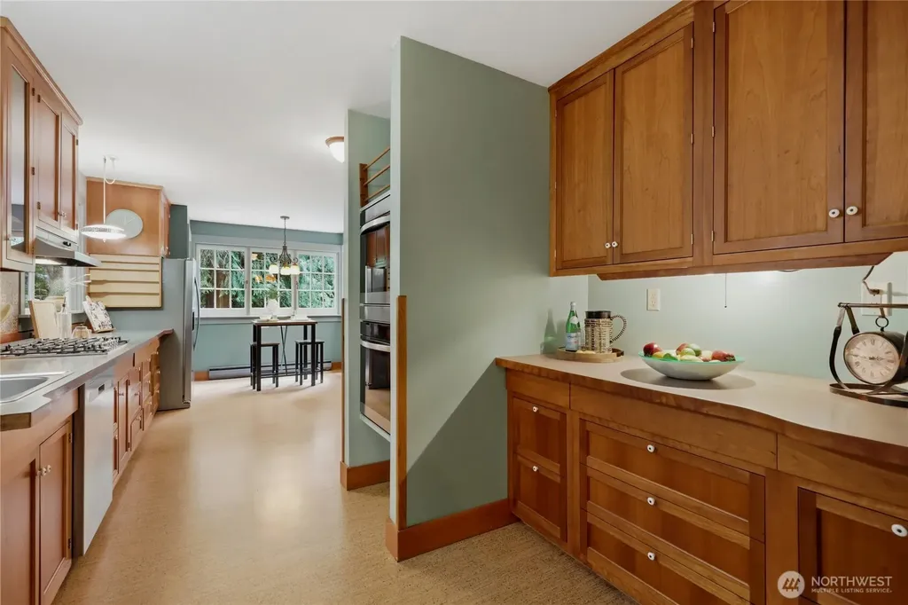 7400 Island Center Road NE Bainbridge Island WA 98110