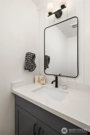 6041 42nd Avenue SW Seattle WA 98136