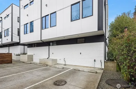 6041 42nd Avenue SW Seattle WA 98136
